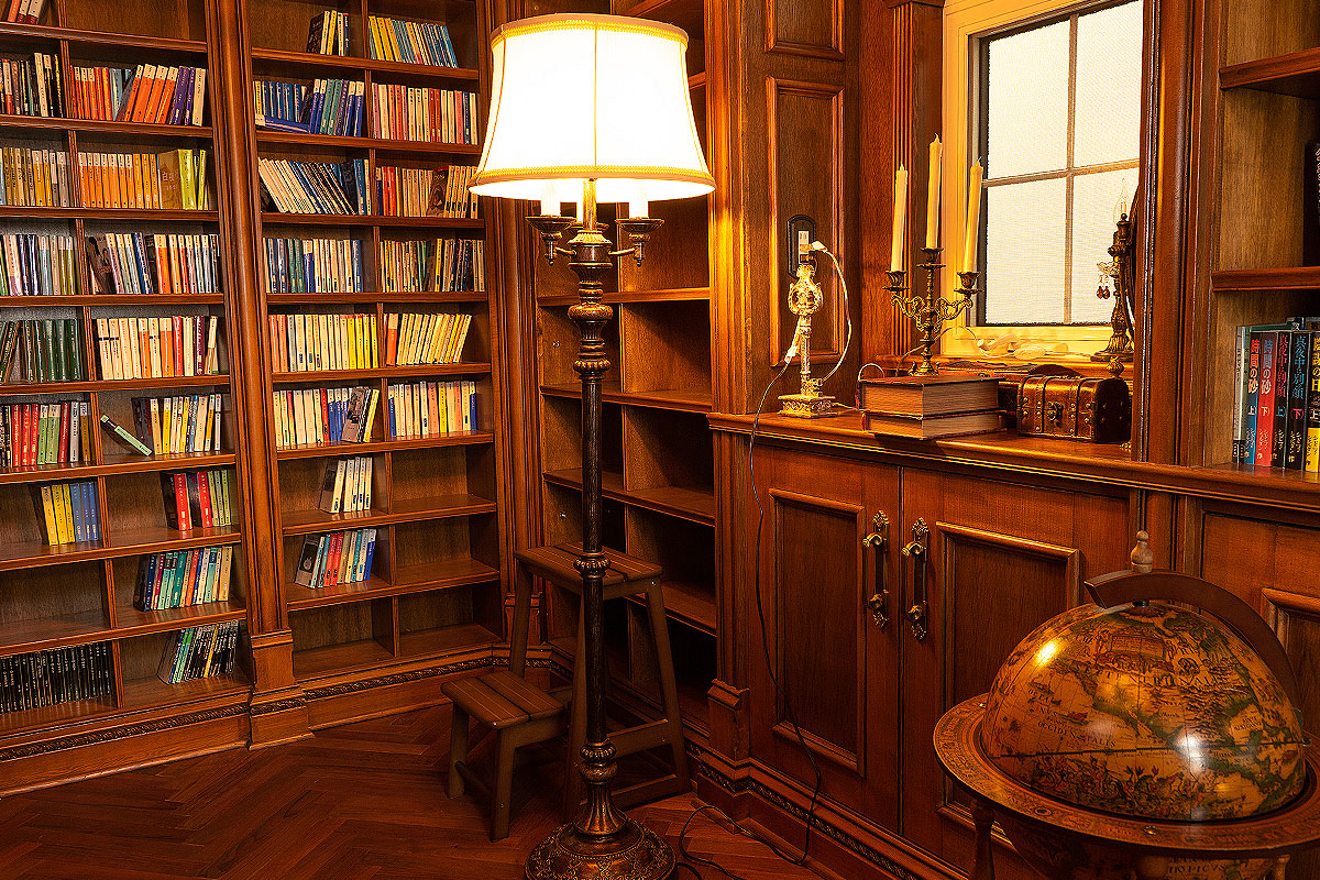 ルースブロンツォ4灯フロアランプ（ブロンズ）｜クロスシェード