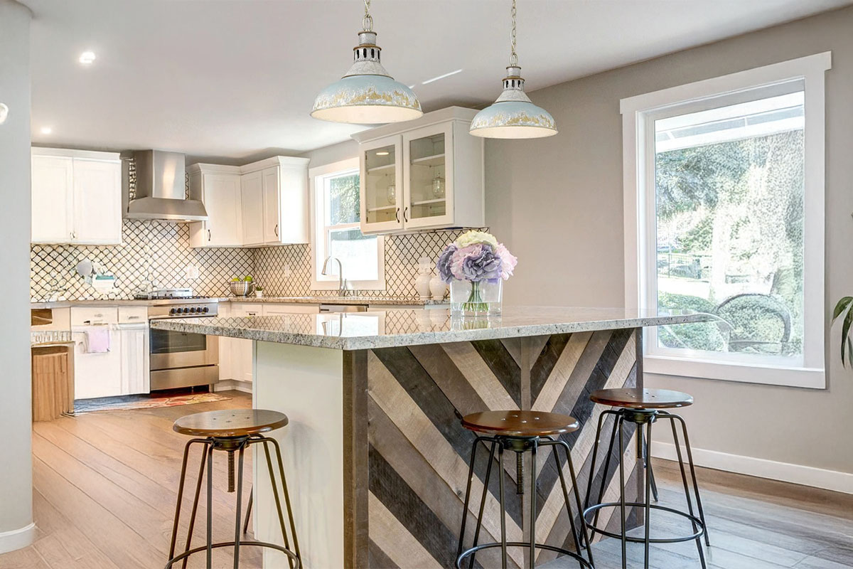 ラスティックな質感が魅力のインダストリアルデザインの吊下げ照明