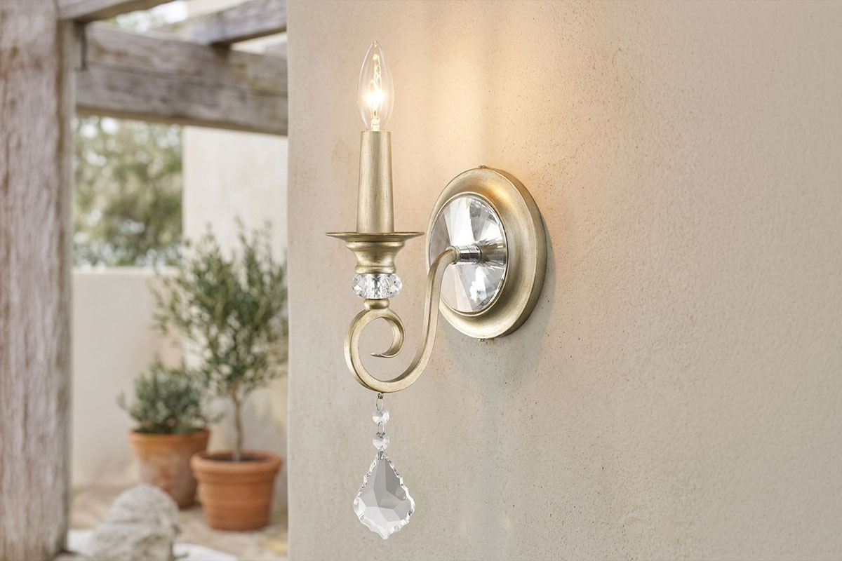 室内を華やかに彩るキャンドル風エレガント壁付け照明の設置例