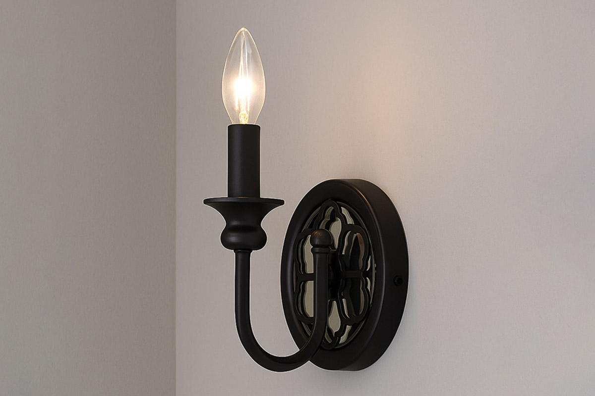 室内空間を彩るキャンドルスタイルのウォールライトの設置例