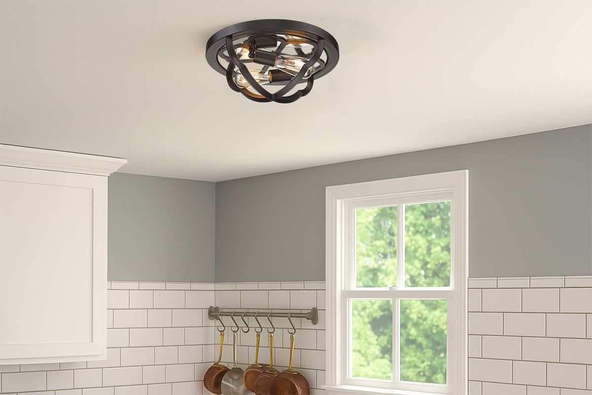 ミラー台座が印象的な天井用インテリアライトの設置例