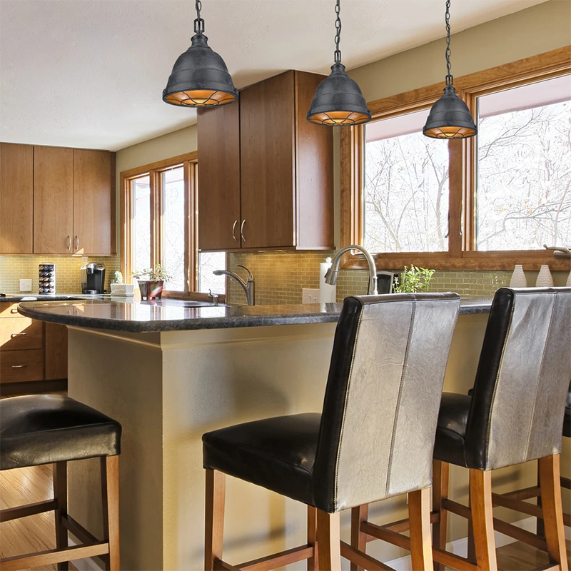 格好いいインダストリアルモダンなデザインの吊下げ照明の設置例