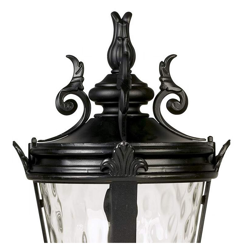 優雅なアンティークデザインのポスト型アウトドアライト