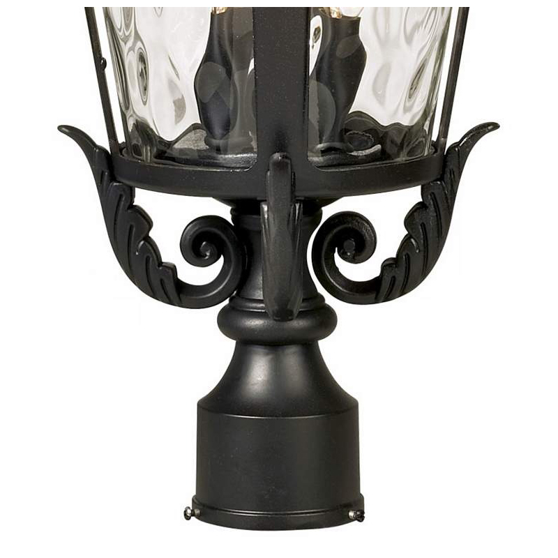 優雅なアンティークデザインのポスト型アウトドアライト