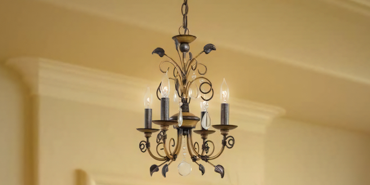 シャンデリア,おしゃれ,照明器具,輸入住宅,リビング照明,ダイニング照明,吹き抜け,注文住宅