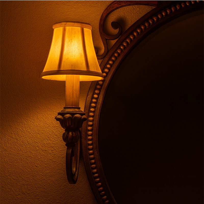 アンティーク調のおしゃれなファブリックシェードの設置写真