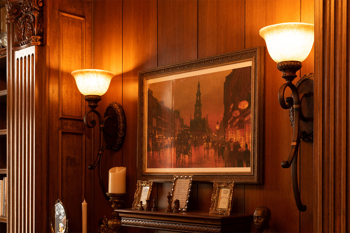 クラシカルな存在感と繊細な装飾美が魅力のシャンデリア照明