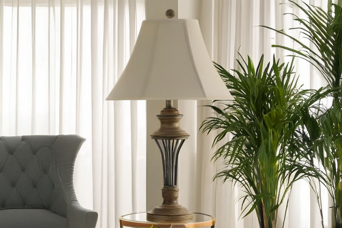 柔らかな光でくつろぎ空間を演出するおしゃれな卓上ランプ