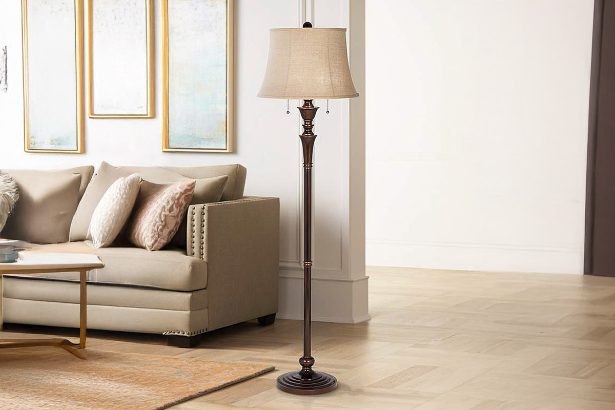 クラシックな装飾デザインが優雅な床置き照明｜Regency HillのBrooke Twinシリーズの室内用照明器具