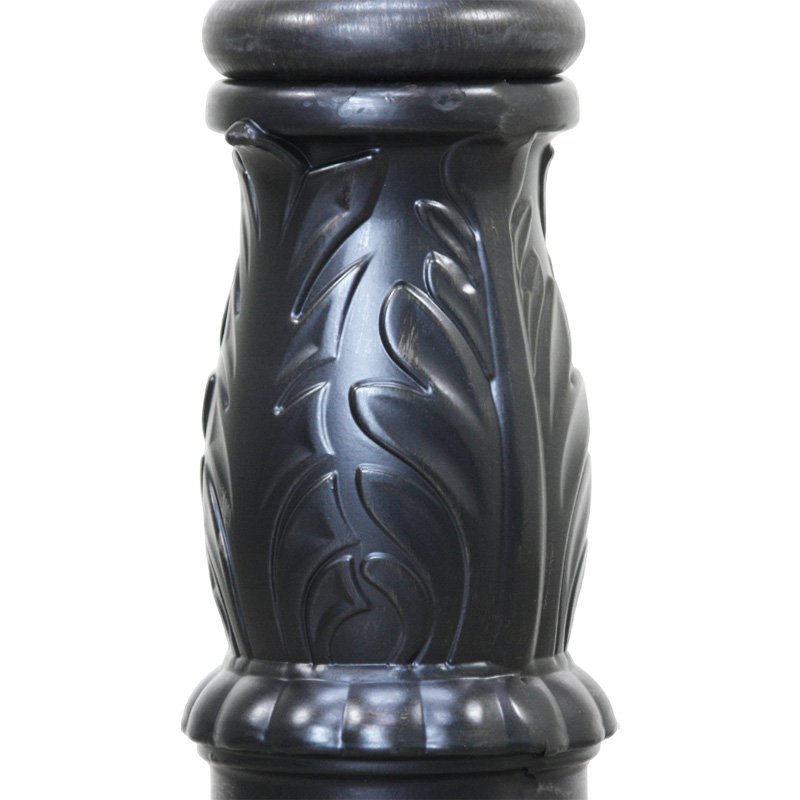 クラシックな街路3灯ポスト型ライト