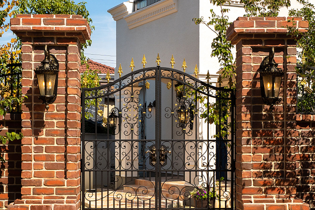 ヨーロピアンスタイルのアンティーク風壁付け照明ライトの施工例写真