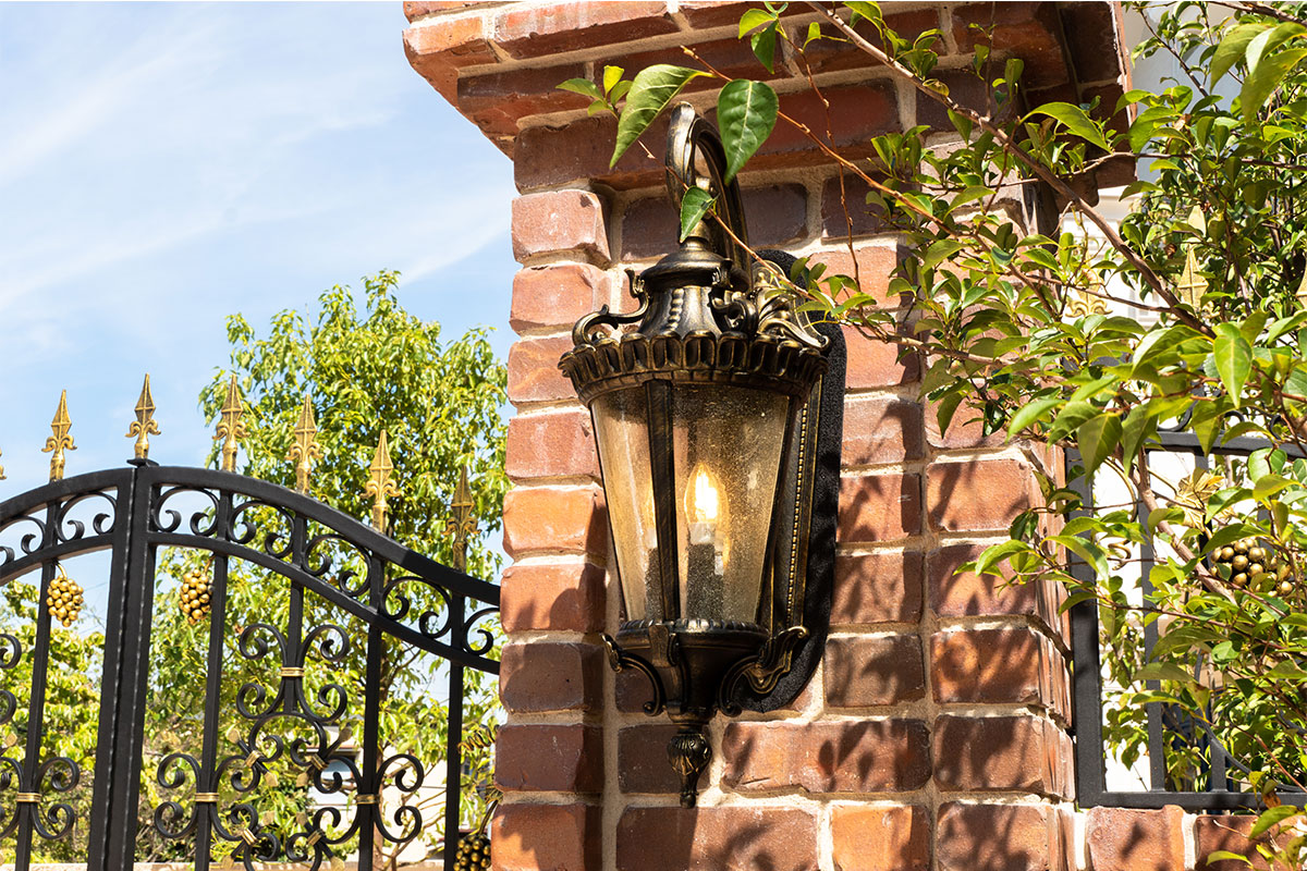 ヨーロピアンスタイルのアンティーク風壁付け照明ライトの施工例写真