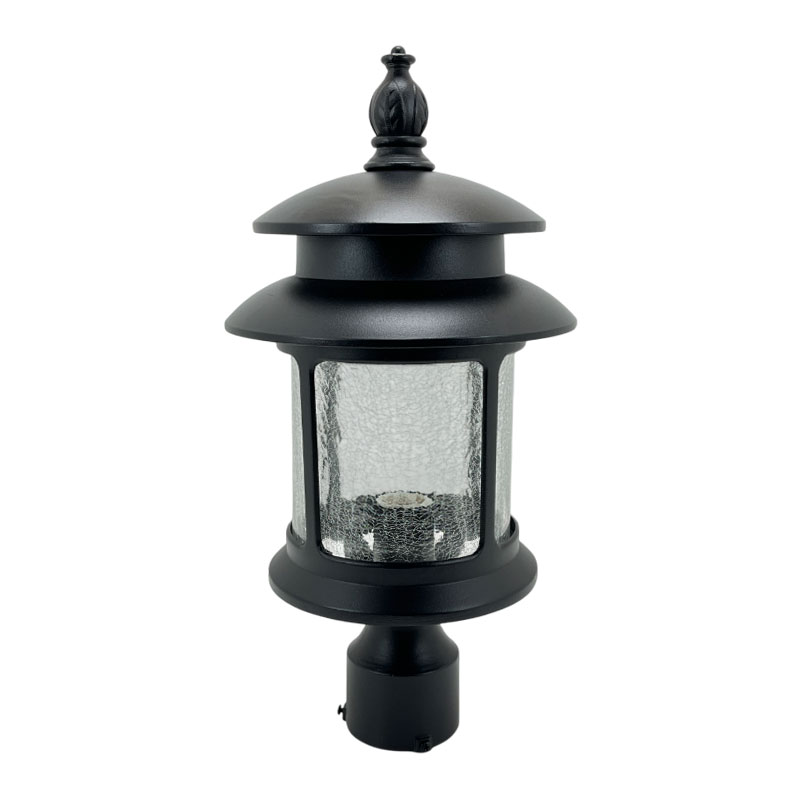 エクステリアをおしゃれに彩るクラックドガラスのポスト型照明