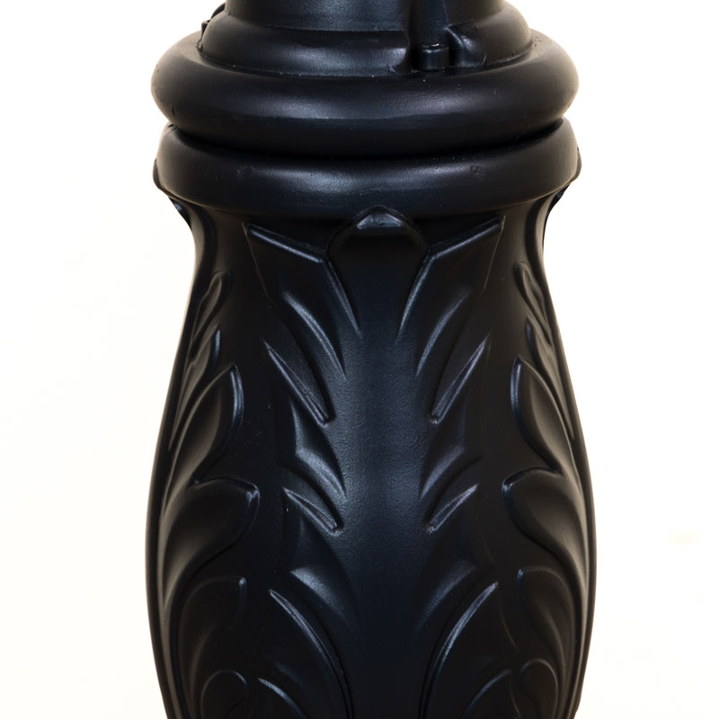 ガーデンライトに最適なアンティーク調の屋外用ポール支柱