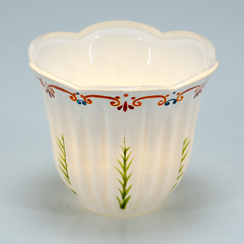 職人の手描きによる美しいハンドペイント模様が魅力のおしゃれなガラス製ランプシェード