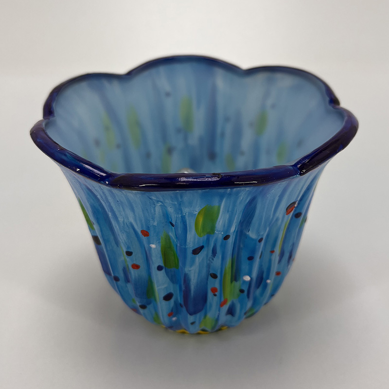 職人の手描きによる美しいハンドペイント模様が魅力のおしゃれなガラス製ランプシェード