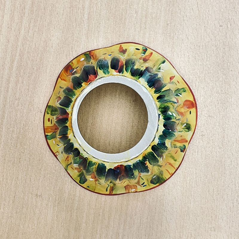 職人の手描きによる美しいハンドペイント模様が魅力のおしゃれなガラス製ランプシェード