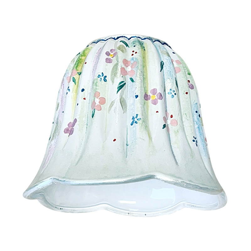 職人の手描きによる美しいハンドペイント模様が魅力のおしゃれなガラス製ランプシェード
