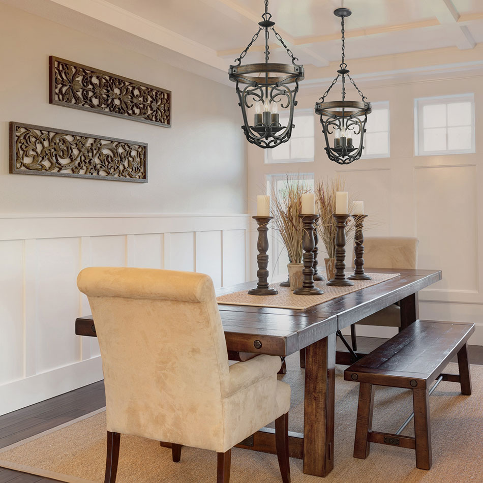 マデーラ3灯ペンダントライト（ブラックアイアン）の設置例｜木の温もりとアイアンの重厚感が美しく調和するリビング照明