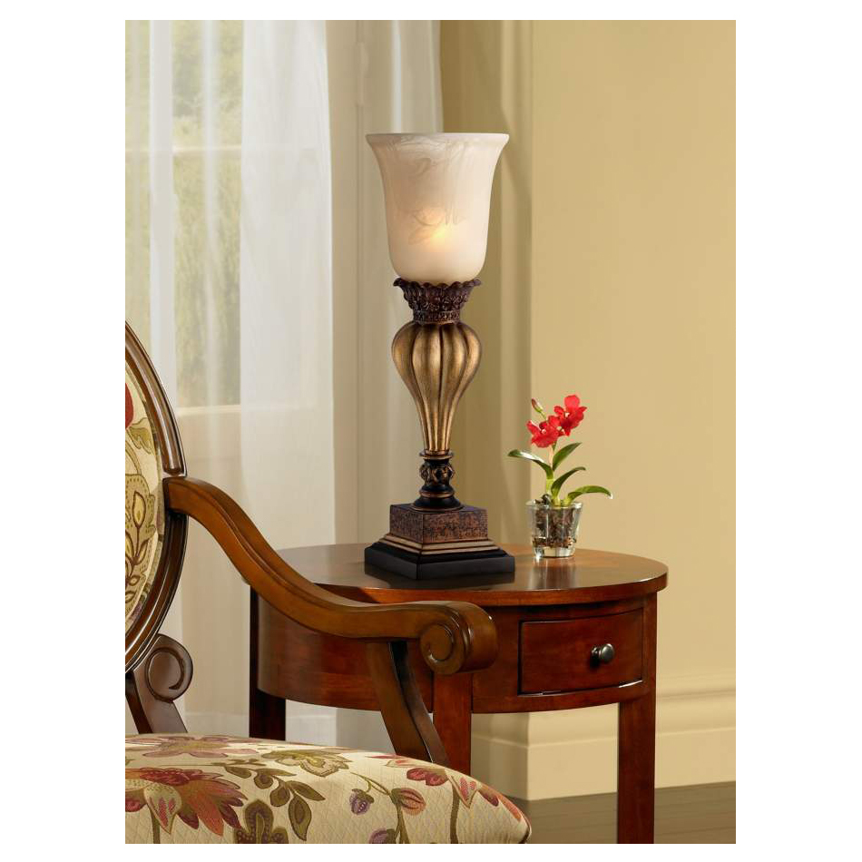 高級感あふれるゴールド仕上げのインテリア卓上照明